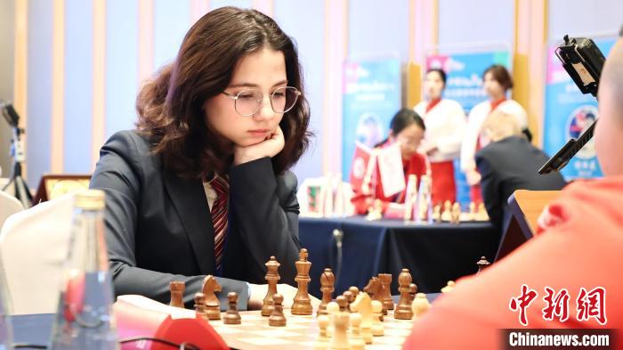 哈尔滨举办中俄国际象棋青少年友谊赛暨明星对