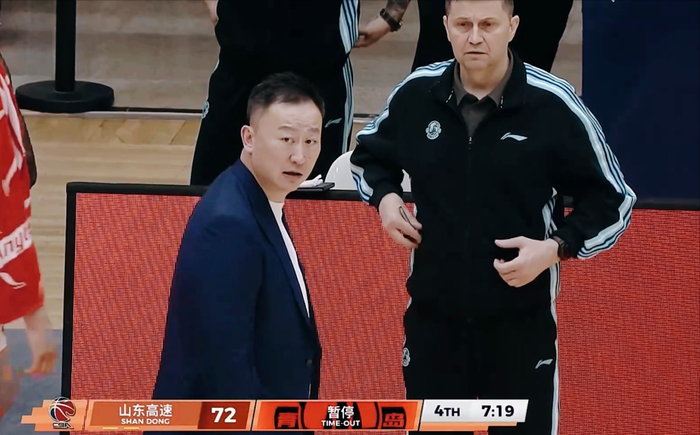 克里斯42分率队胜青岛 鲁疆德比战山东男篮战术