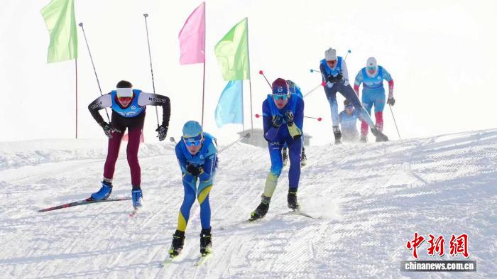 第三届“冰雪丝路”冬季运动会开幕 三国代表团