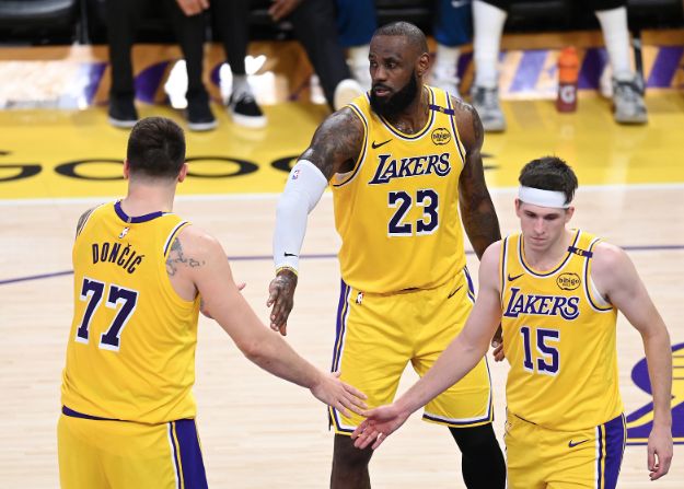 独行侠主场迎战湖人 东契奇缺阵湖人陷困境