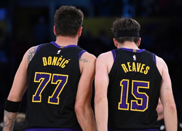 独行侠主场迎战湖人 东契奇缺阵湖人陷困境