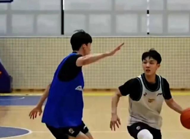 广东男篮全力备战季后赛 广州男篮成关键对手