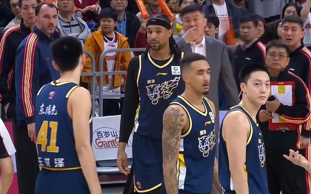 广东男篮全力备战季后赛 广州男篮成关键对手