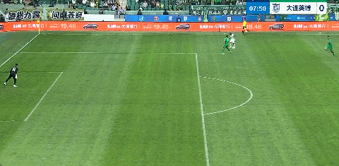 北京国安主场3-0力克大连英博，红牌事件成转折